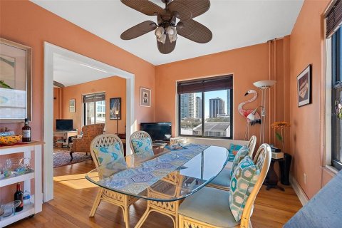 Condo in Saint Petersburg, Florida, 1 bedroom  № 1523122 - photo 10