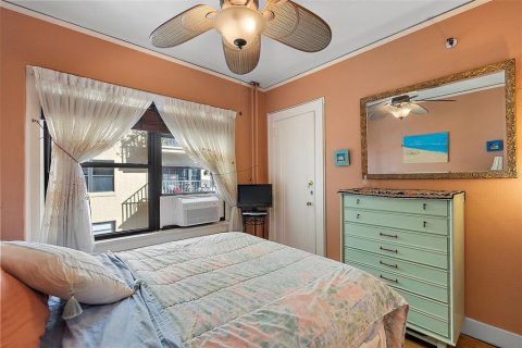 Condo in Saint Petersburg, Florida, 1 bedroom  № 1523122 - photo 13