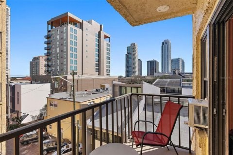 Condo in Saint Petersburg, Florida, 1 bedroom  № 1523122 - photo 8