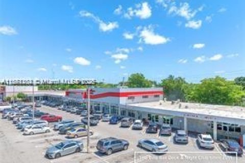 Commercial property in Miami Gardens, Florida № 1872162 - photo 5