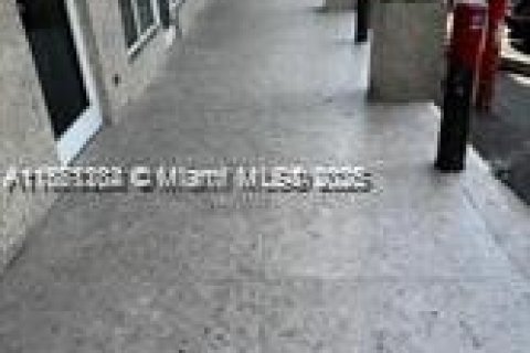 Commercial property in Miami Gardens, Florida № 1872162 - photo 23