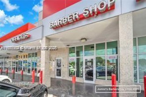Commercial property in Miami Gardens, Florida № 1872162 - photo 12