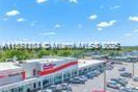 Commercial property in Miami Gardens, Florida № 1872162 - photo 28