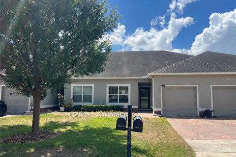House in Clermont, Florida 2 bedrooms, 127.65 sq.m. № 2318596