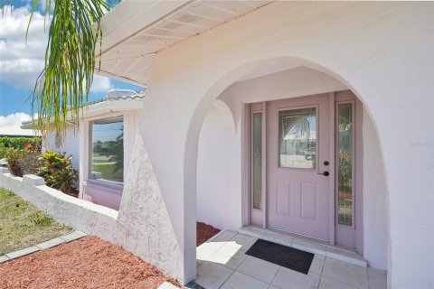 Casa en venta en Cape Coral, Florida, 3 dormitorios, 193.89 m2 № 1899437 - foto 5