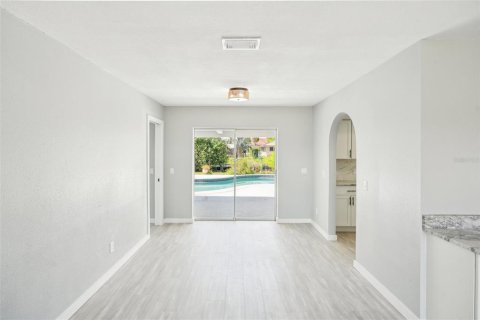 Casa en venta en Cape Coral, Florida, 3 dormitorios, 193.89 m2 № 1899437 - foto 9