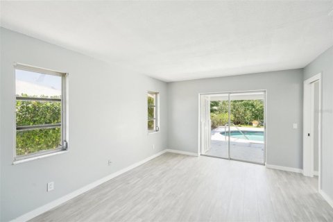 Casa en venta en Cape Coral, Florida, 3 dormitorios, 193.89 m2 № 1899437 - foto 13