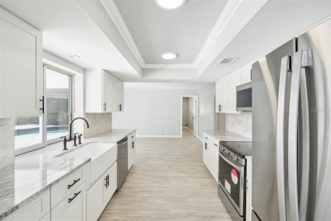 Casa en venta en Cape Coral, Florida, 3 dormitorios, 193.89 m2 № 1899437 - foto 17