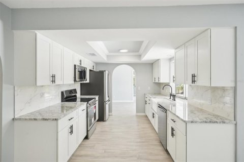 Casa en venta en Cape Coral, Florida, 3 dormitorios, 193.89 m2 № 1899437 - foto 18