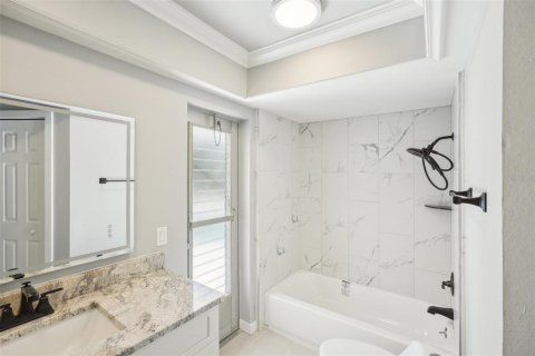 Casa en venta en Cape Coral, Florida, 3 dormitorios, 193.89 m2 № 1899437 - foto 21