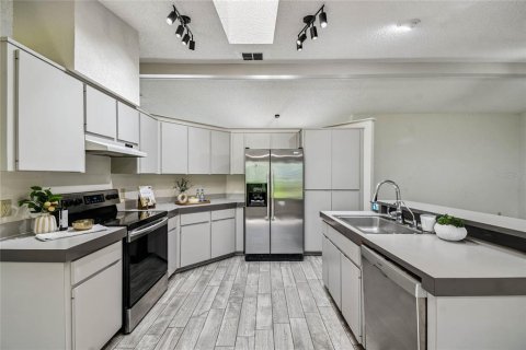 Купить виллу или дом в Спринг-Хилл, Флорида 7 комнат, 164.99м2, № 1906671 - фото 14