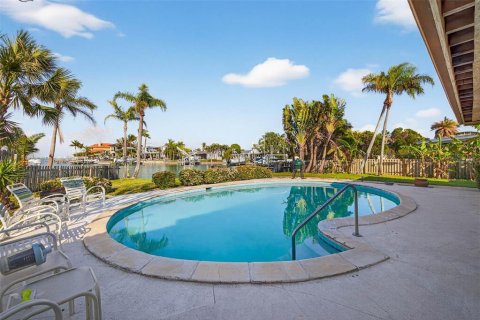 Casa en venta en Belleair Beach, Florida, 4 dormitorios, 286.42 m2 № 2151774 - foto 17