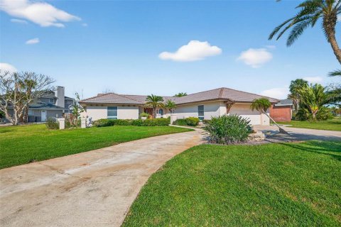 Casa en venta en Belleair Beach, Florida, 4 dormitorios, 286.42 m2 № 2151774 - foto 2