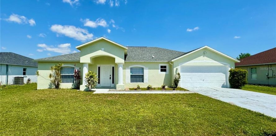 Casa en Kissimmee, Florida 3 dormitorios, 189.52 m2 № 2314746
