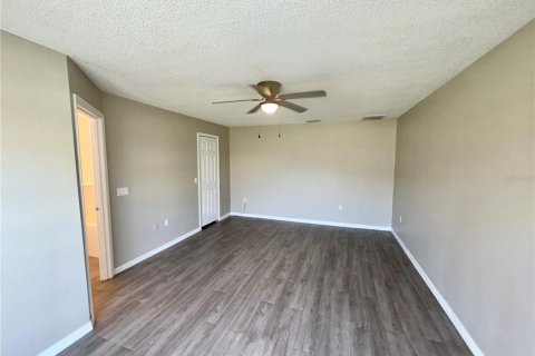 Casa en alquiler en Kissimmee, Florida, 3 dormitorios, 189.52 m2 № 2314746 - foto 13