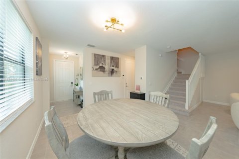 Touwnhouse à vendre à Boynton Beach, Floride: 4 chambres, 186.55 m2 № 1982437 - photo 15