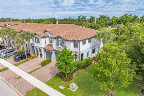 Touwnhouse à vendre à Boynton Beach, Floride: 4 chambres, 186.55 m2 № 1982437 - photo 2