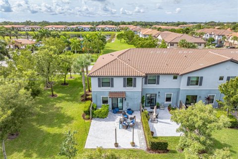 Touwnhouse à vendre à Boynton Beach, Floride: 4 chambres, 186.55 m2 № 1982437 - photo 3