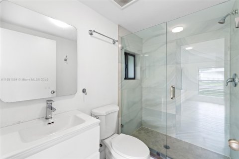House in Miami, Florida 3 bedrooms, 111.67 sq.m. № 1946184 - photo 15