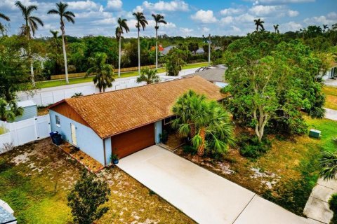 House in Bradenton, Florida 3 bedrooms, 149.29 sq.m. № 1518495 - photo 6