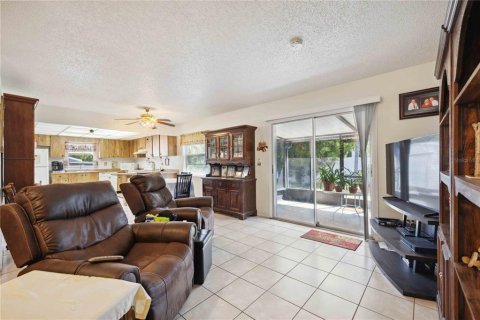 House in Bradenton, Florida 3 bedrooms, 149.29 sq.m. № 1518495 - photo 13