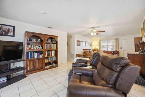 House in Bradenton, Florida 3 bedrooms, 149.29 sq.m. № 1518495 - photo 15