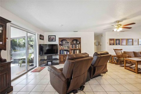 House in Bradenton, Florida 3 bedrooms, 149.29 sq.m. № 1518495 - photo 17