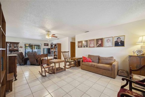 House in Bradenton, Florida 3 bedrooms, 149.29 sq.m. № 1518495 - photo 9