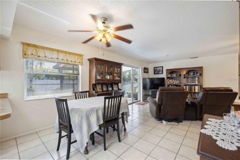 House in Bradenton, Florida 3 bedrooms, 149.29 sq.m. № 1518495 - photo 20