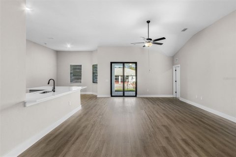 Casa en venta en Port Charlotte, Florida, 5 dormitorios, 223.8 m2 № 1425943 - foto 3