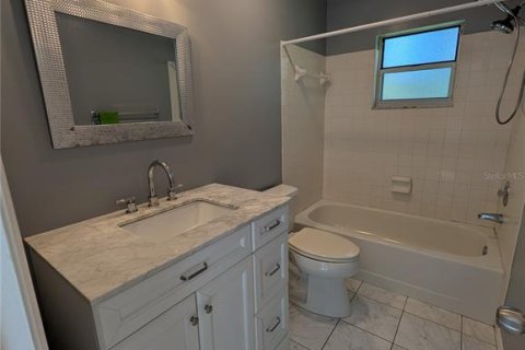 Casa en alquiler en Palm Harbor, Florida, 2 dormitorios, 139.07 m2 № 1916482 - foto 23