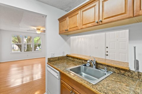 Copropriété à louer à Boynton Beach, Floride: 2 chambres, 83.8 m2 № 2263892 - photo 12