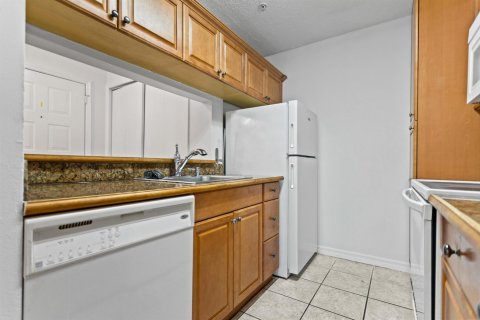 Copropriété à louer à Boynton Beach, Floride: 2 chambres, 83.8 m2 № 2263892 - photo 11