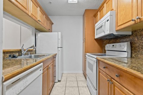 Copropriété à louer à Boynton Beach, Floride: 2 chambres, 83.8 m2 № 2263892 - photo 10