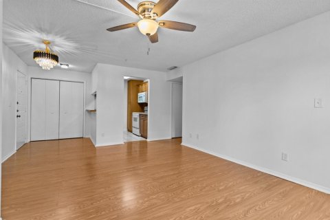 Copropriété à louer à Boynton Beach, Floride: 2 chambres, 83.8 m2 № 2263892 - photo 4