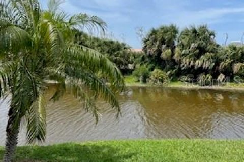 Casa en venta en Palm Coast, Florida, 3 dormitorios, 184.97 m2 № 1734856 - foto 5