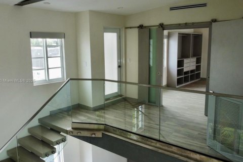 Immobilier commercial à vendre à Miami Beach, Floride № 2013852 - photo 8
