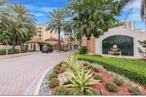 Condominio en alquiler en Aventura, Florida, 2 dormitorios, 109.62 m2 № 2059849 - foto 19