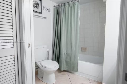 Condominio en alquiler en Aventura, Florida, 2 dormitorios, 109.62 m2 № 2059849 - foto 16