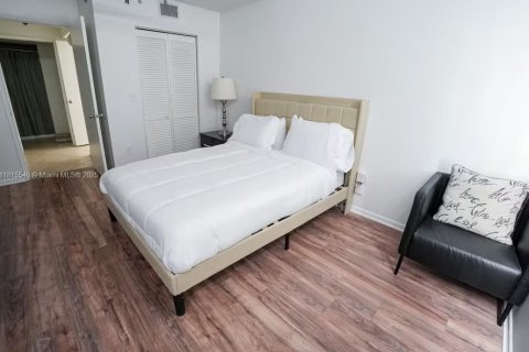 Condominio en alquiler en Aventura, Florida, 2 dormitorios, 109.62 m2 № 2059849 - foto 14