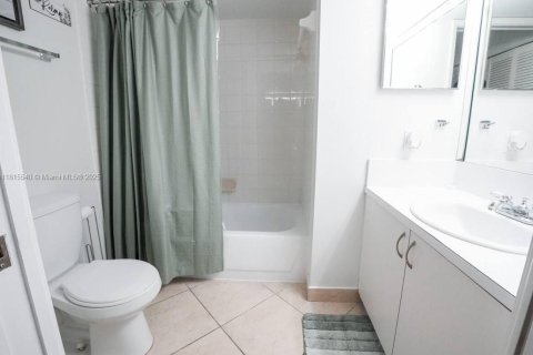 Condominio en alquiler en Aventura, Florida, 2 dormitorios, 109.62 m2 № 2059849 - foto 12