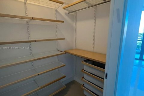 Condominio en venta en Aventura, Florida, 3 dormitorios, 207.92 m2 № 1961818 - foto 26