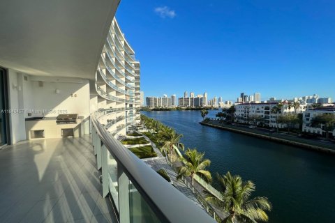 Condominio en venta en Aventura, Florida, 3 dormitorios, 207.92 m2 № 1961818 - foto 3
