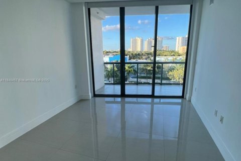 Condominio en venta en Aventura, Florida, 3 dormitorios, 207.92 m2 № 1961818 - foto 10