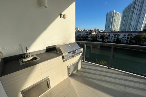 Condominio en venta en Aventura, Florida, 3 dormitorios, 207.92 m2 № 1961818 - foto 4