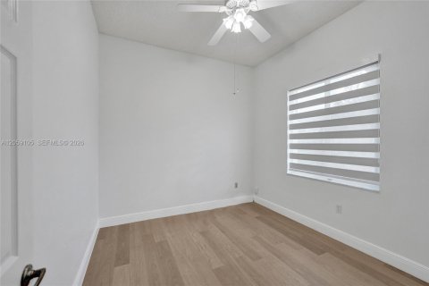 Villa ou maison à louer à Pembroke Pines, Floride: 3 chambres, 164.25 m2 № 2169311 - photo 14