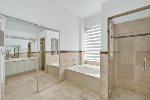 Villa ou maison à louer à Pembroke Pines, Floride: 3 chambres, 164.25 m2 № 2169311 - photo 13