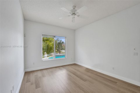 Villa ou maison à louer à Pembroke Pines, Floride: 3 chambres, 164.25 m2 № 2169311 - photo 12