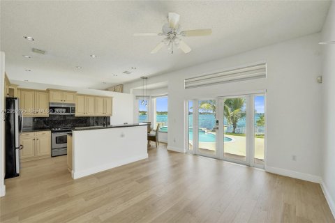 Villa ou maison à louer à Pembroke Pines, Floride: 3 chambres, 164.25 m2 № 2169311 - photo 5