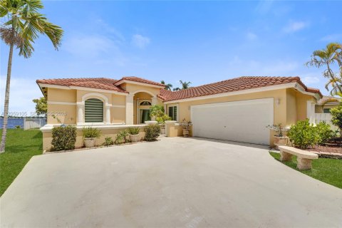 Villa ou maison à Pembroke Pines, Floride 3 chambres, 164.25 m2 № 2169311